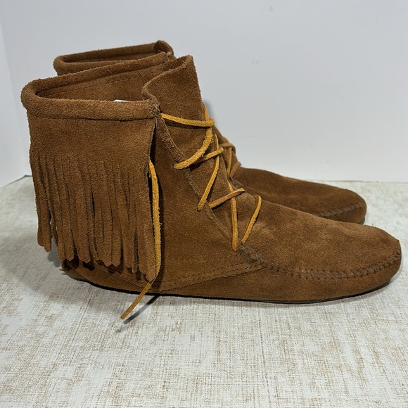 Minnetonka Women's 9 Moccasins Suede Fringe Lace Up Ankle Boots - Picture 6 of 11